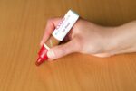 Retušovacia tuška na opravu škrabancov nábytku a podláh - CLOU Retuschierstifte – Obrázok 3